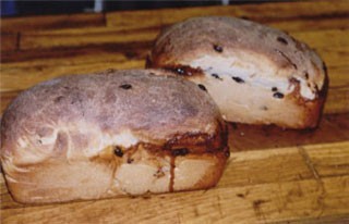 Cinnamon Raisin Swirl Bread